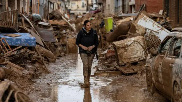 2024/11/24. Valentziarako irteera solidarioa Legutiotik. Antolatzaileak Zuloan Kirol Kluba eta Legutioko udala.